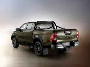 Toyota Hilux Invincible Double Cab 2020 года  (WW)